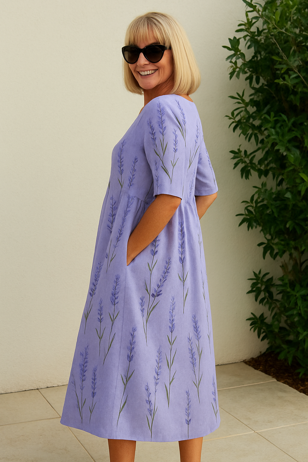 Elegante Midi Jurk Met Buikcamouflerend Design